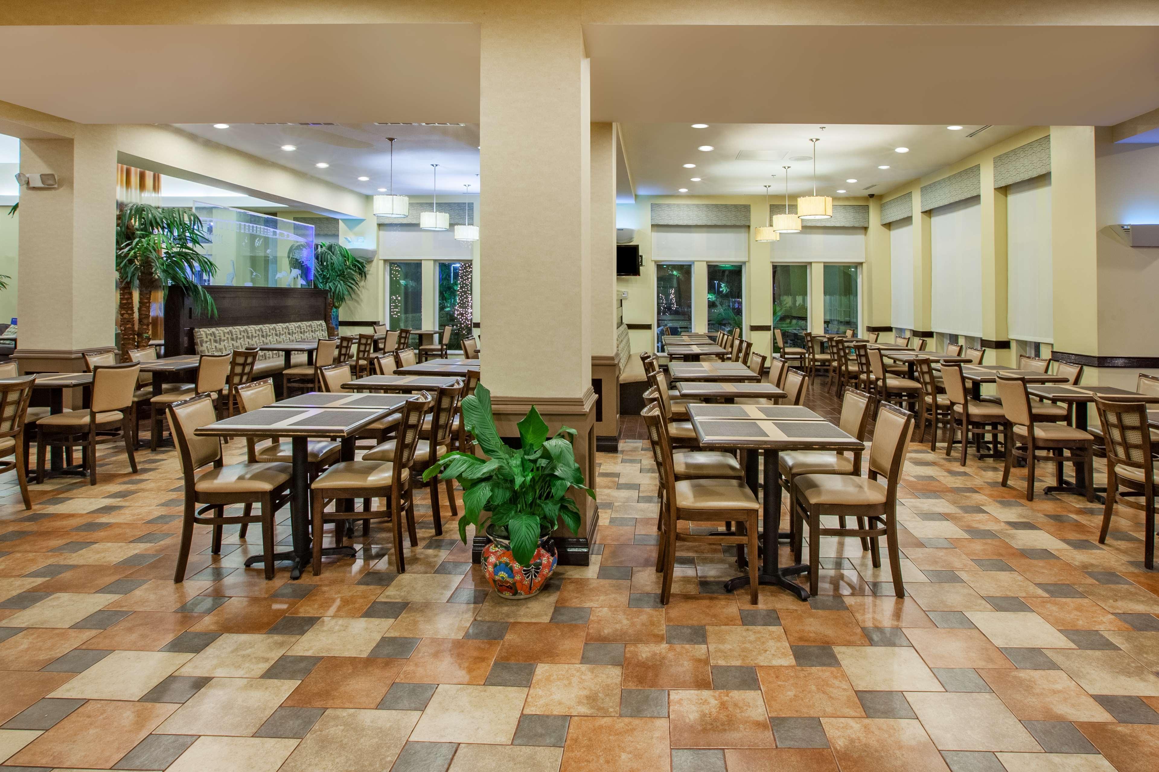 Hilton Garden Inn South Padre Island Beachfront Exterior photo